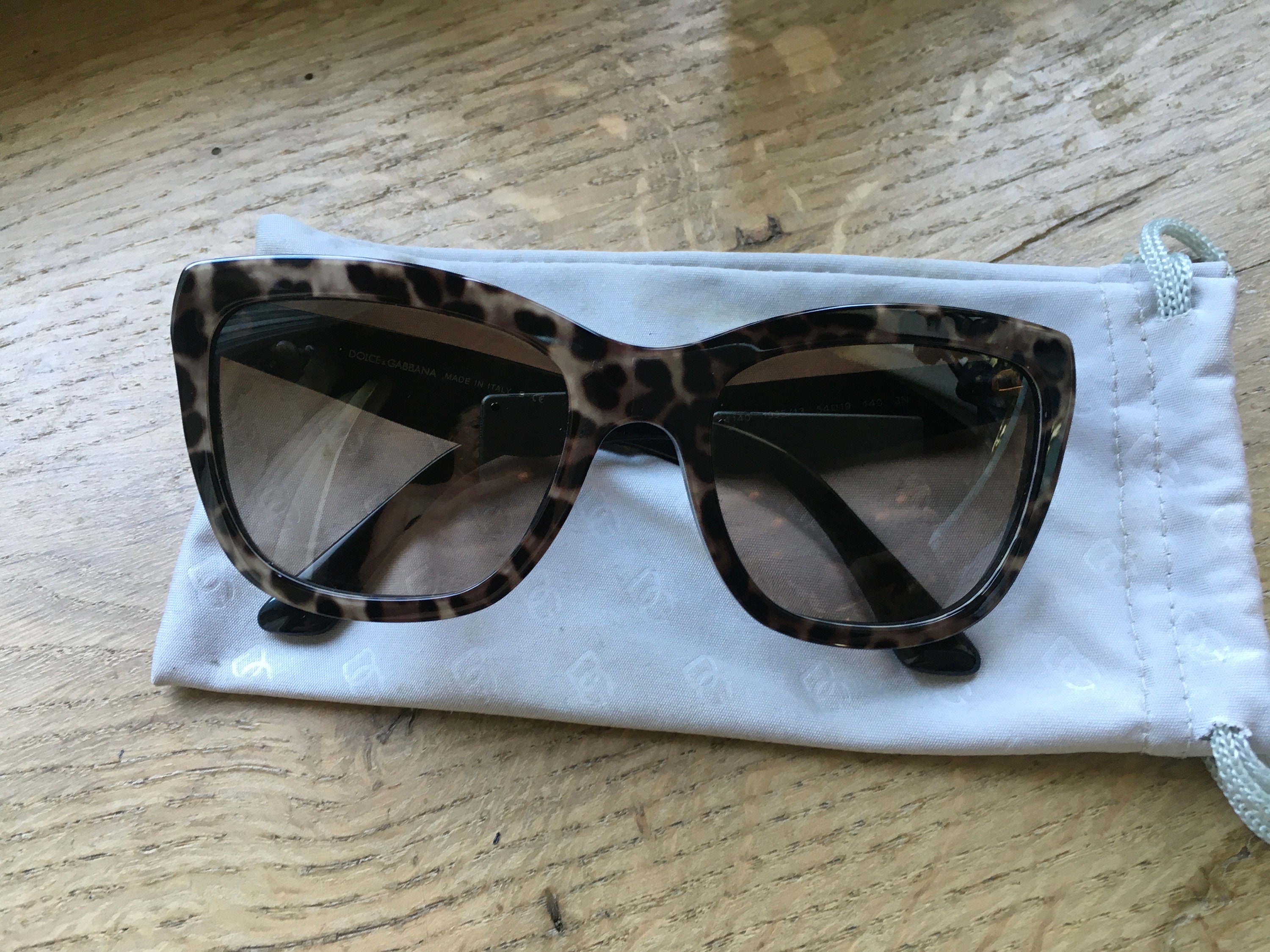 Vtg Dolce & Gabbana Women’s Sunglasses Diamond Textured Arms Tortoiseshell Designer Tortoise Shell Sunglasses by Dolce and Gabbana  main image 3