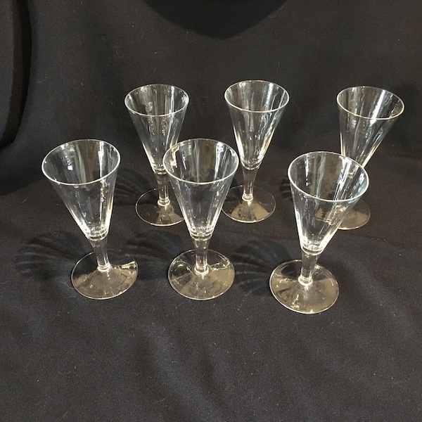 antique french fine crystal ribbed Demi champagne flutes
