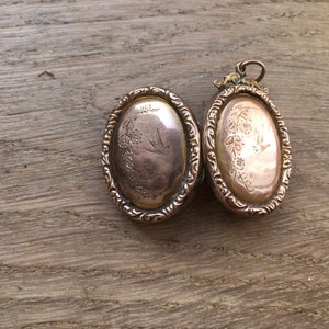 Antique Victorian gold locket pendant