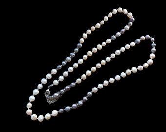 Vintage long pearl necklace