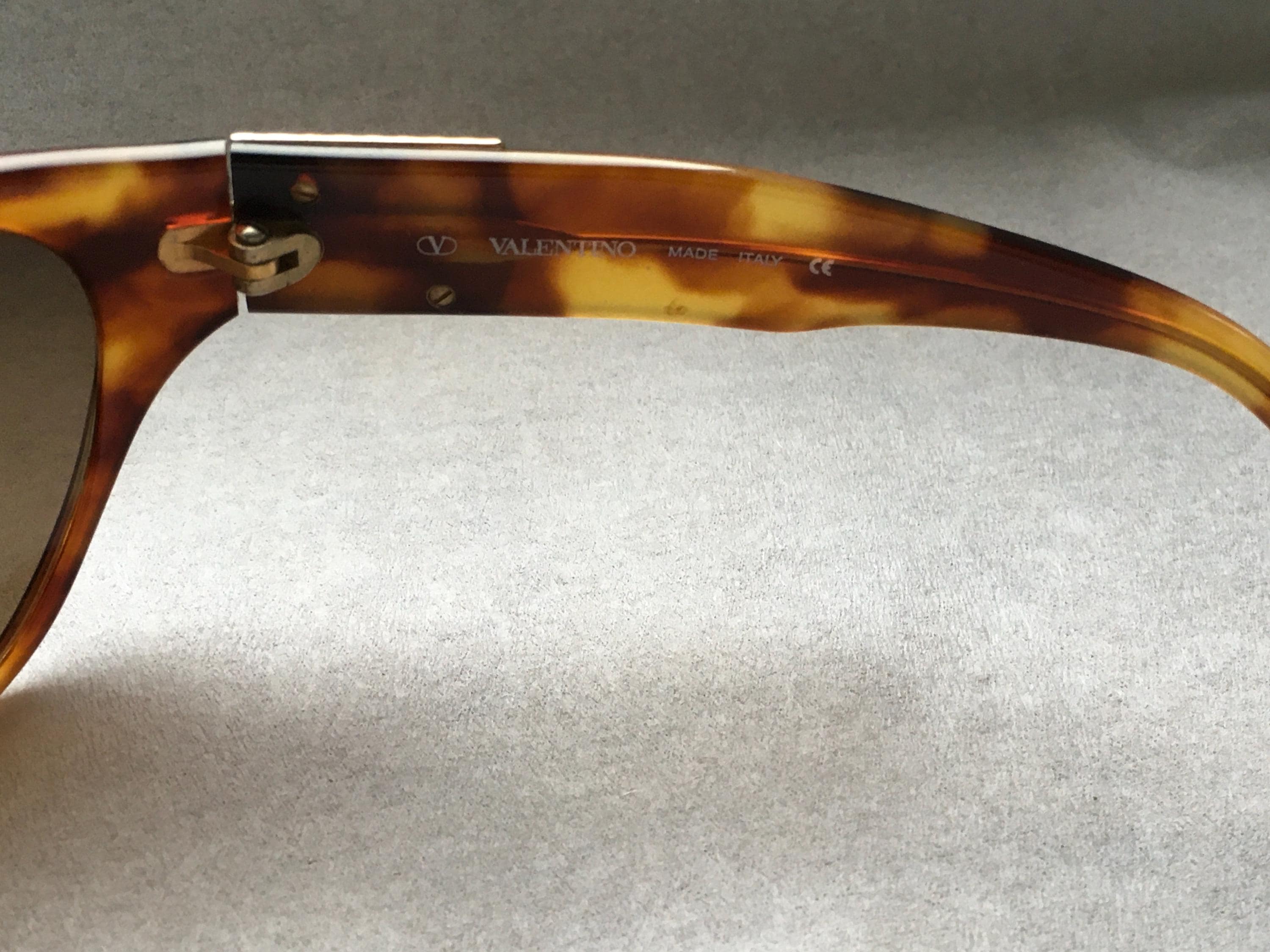 Vintage Valentino Tortoise Shell Sunglasses Hand Crafted in Italy Valentino 5494S 07B78 – Vintage Frames Company main image 4