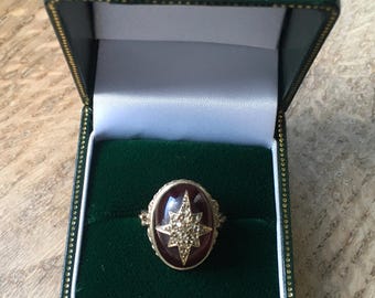 Seltener antiker viktorianischer Cabochon aus Granat und Diamant im Rosenschliff in einer sternförmigen Fassung