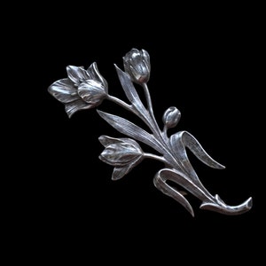 Antique art nouveau silver flower brooch