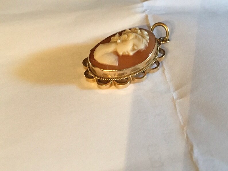 Vintage 9 carat gold shell cameo pendant image 4