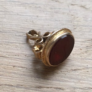 Vintage gold carnelian set scrolling fob pendant
