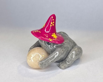 Wizard frog figurine