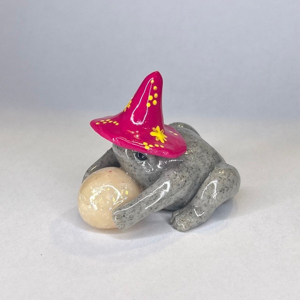 Wizard frog figurine