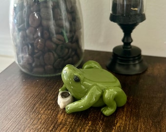 Cafe frog figurine// coffee time
