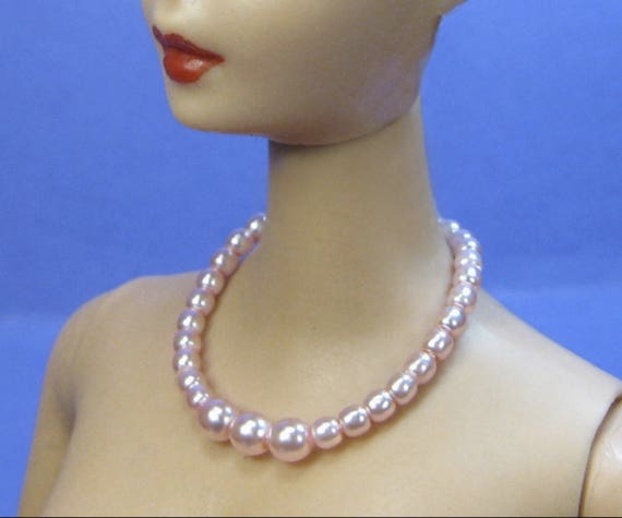 Dreamz LIGHT PINK GRADUATED PEARL NECKLACE VINTAGE REPRO Doll Jewelry for Barbie