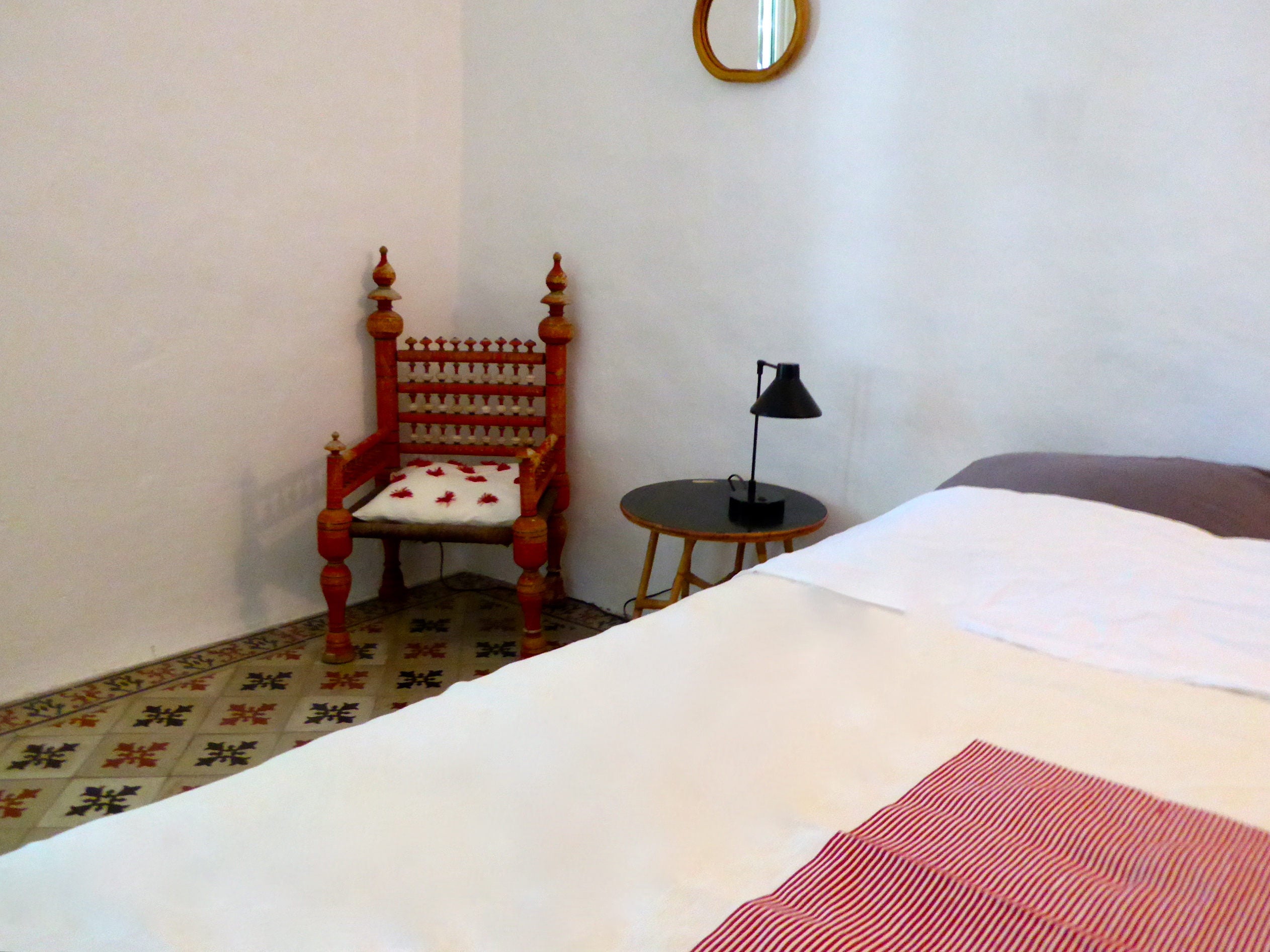 Couvre Lit Tissé Carré Rouge