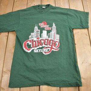 Vintage 1990s Chicago Skyline Souvenir T Shirt / Streetwear / Single Stitch / Vacation Tee / Travel T Shirt