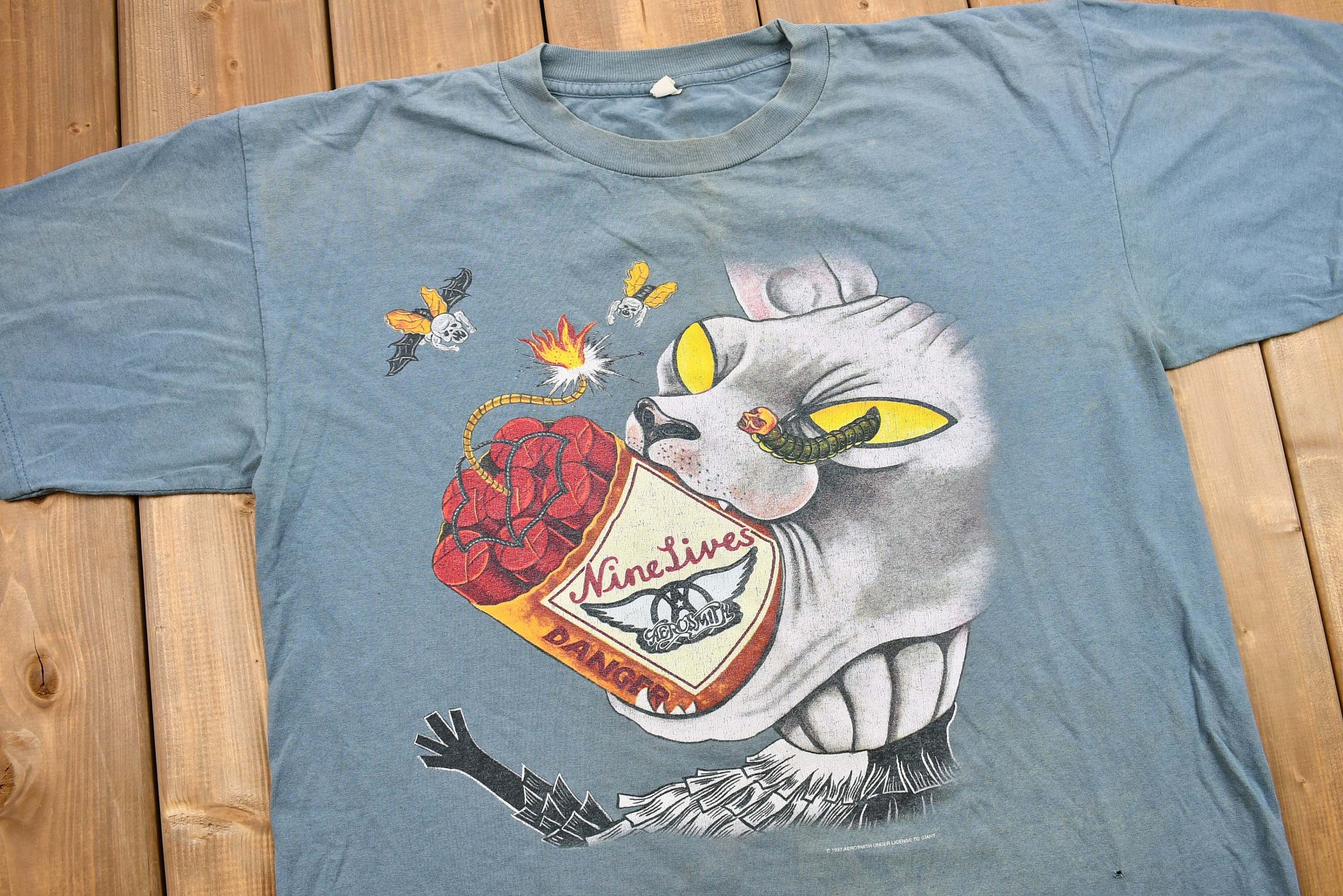Vintage 1997 Naturally Distressed Aerosmith Nine Lives World Vintage 1997 Naturally Distressed Aerosmith Nine Lives World