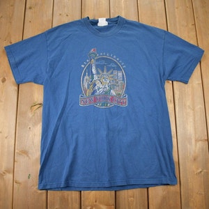 Vintage 1990s New York City Statue Of Liberty T Shirt / Streetwear / Made In USA / Vacation Tee / Travel T Shirt / Tourist / NYC