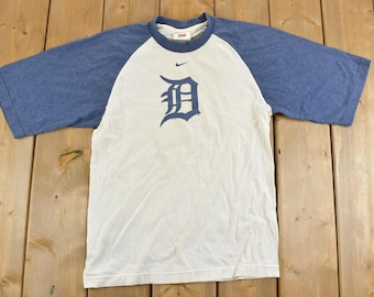 Vintage Y2K Nike Detroit MLB Baseball Graphic T-Shirt / Swoosh / Nike Swoosh / Nike Vintage / Small Swoosh / Big Swoosh / Nike Check