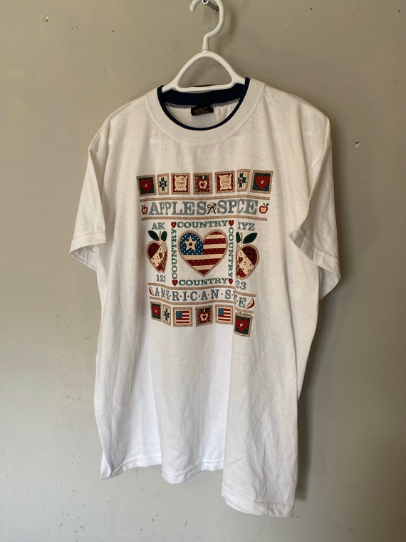 Vintage Apple T Shirt / Red Apple Fruit Farm / Car