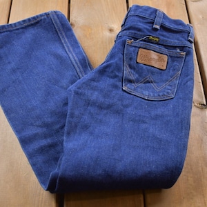Vintage 1970s Wrangler Bell Bottom Jeans Size 26 x 27 / Made in USA / American Vintage / Workwear / Streetwear / Vintage Pants