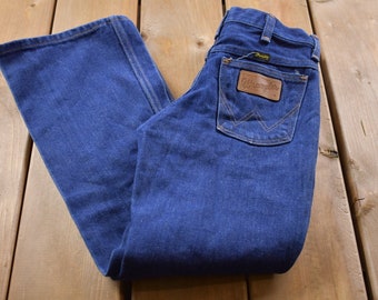 Vintage 1970s Wrangler Bell Bottom Jeans Size 26 x 27 / Made in USA / American Vintage / Workwear / Streetwear / Vintage Pants