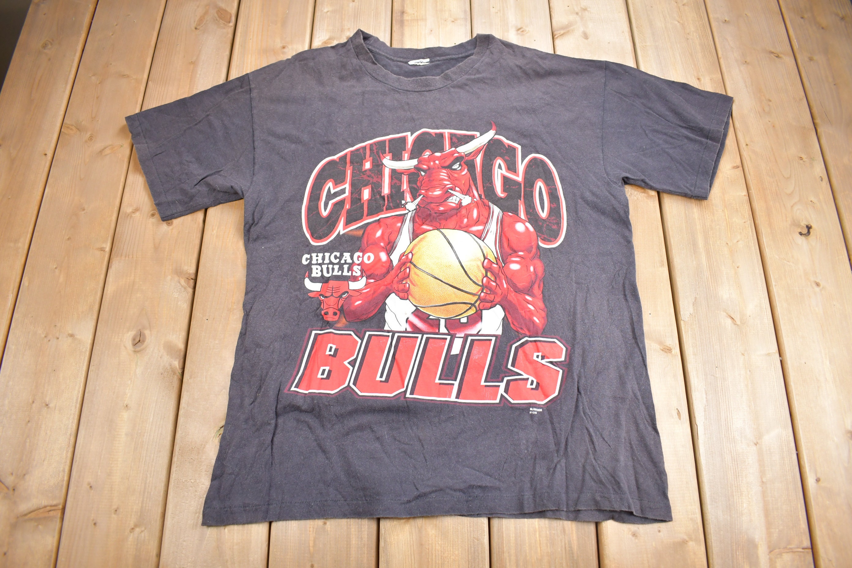 qt Trendy Chicago Bulls Women?s Vintage Scribble Crop T-Shirt - Faded Red/Unisex Tee/3XL