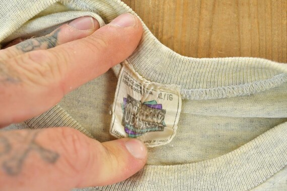 Vintage 1990s Sleeping Cats Vetements Original Design Single Stitch T-Shirt  / 90s Vintage Souvenir Tee / Rare Vacation Tee View 4