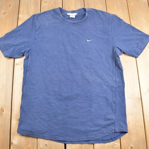 Vintage Y2K Nike Mini Swoosh Embroidered T-Shirt / Nike t Shirt / Vintage Streetwear / Vintage Nike / Size L