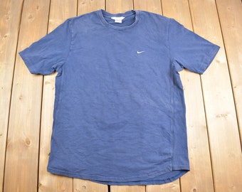 Vintage Y2K Nike Mini Swoosh Embroidered T-Shirt / Nike t Shirt / Vintage Streetwear / Vintage Nike / Size L