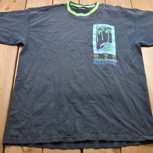 Vintage 1990s Hilton Head Island Wave And Palm Trees Souvenir T Shirt / Streetwear / Vacation Tee / Travel T Shirt / Single Stitch