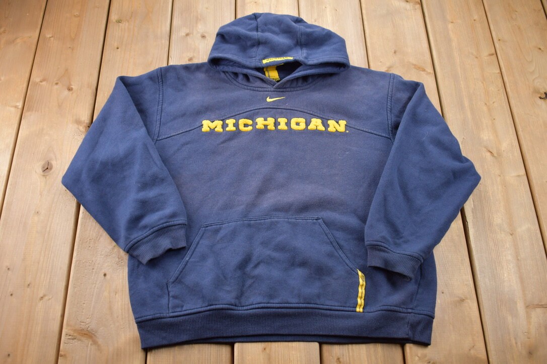 Vintage 1990s University of Michigan Collegiate Nike Center Swoosh