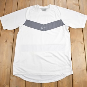 Vintage Y2K Nike Mid Swoosh Embroidered T-Shirt / Nike t Shirt / Vintage Streetwear / Vintage Nike