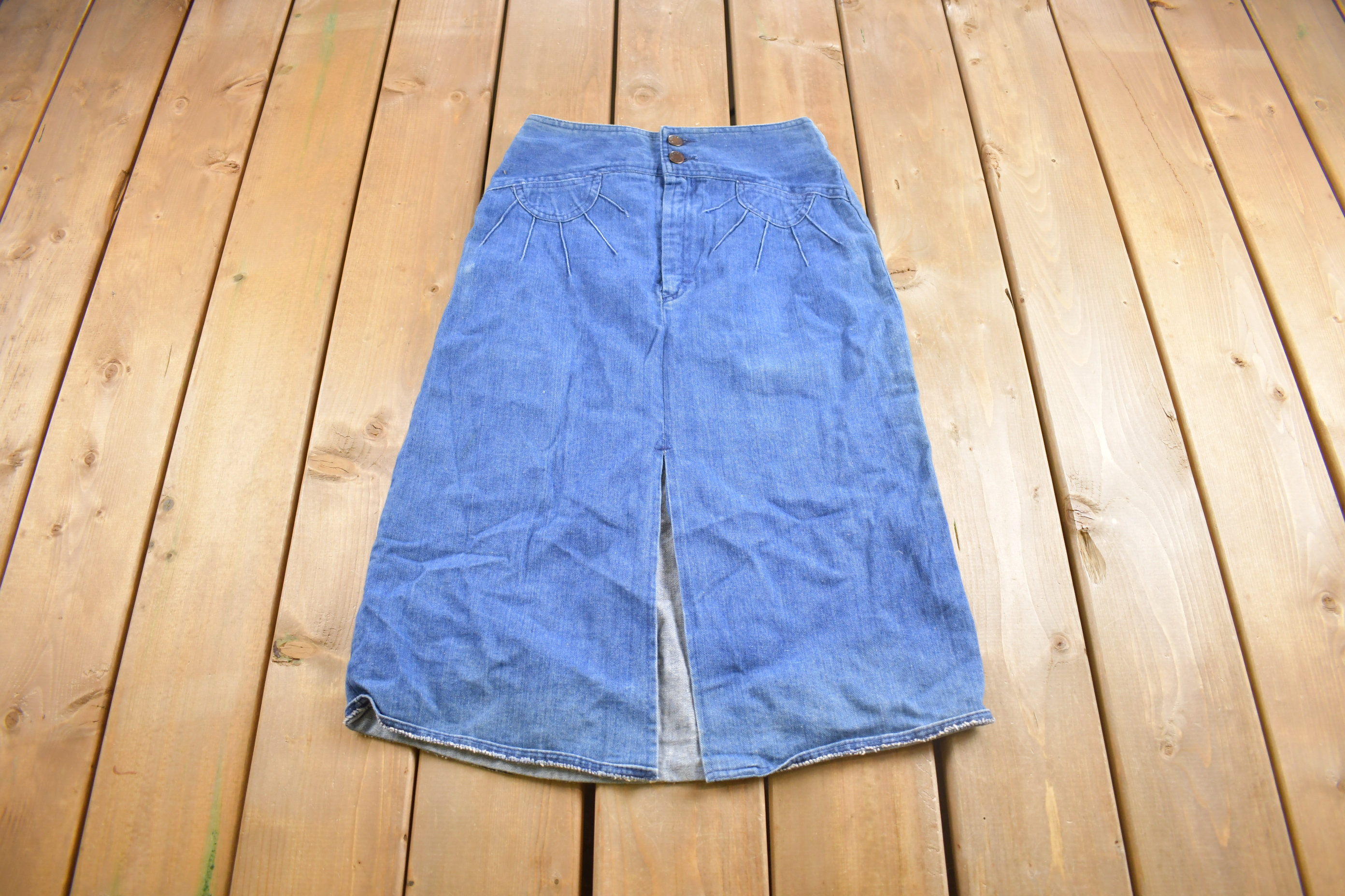 Vintage 1980s Aura Denim Skirt Size 28 x 28 / Vintage Skirt / Retro Style / Denim Skirt