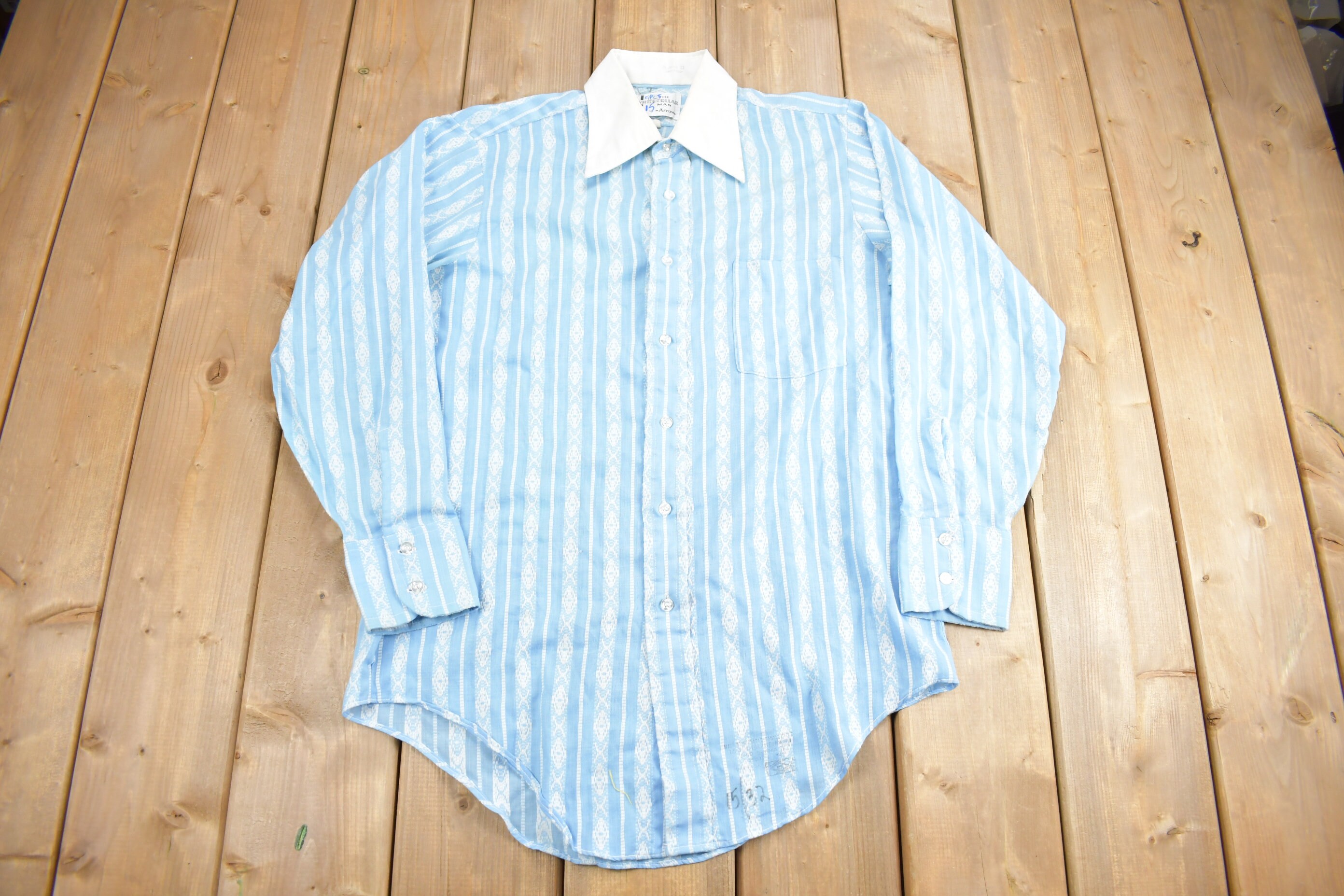 Vintage 1970s the White Collar Man Dress Shirt by Arrow
