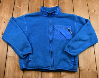 Vintage 1990s Patagonia Fleece Zip Up Sweatshirt / Sportswear / 90s Winter Wear / Streetwear / Athleisure / Hiking / Made in USA