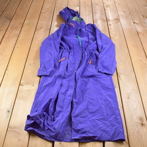 Vintage 1980s Woolrich Womens Purple Full Length Button Raincoat / Windbreaker Style / 1980s / Spring Outerwear / Outdoor Wear
