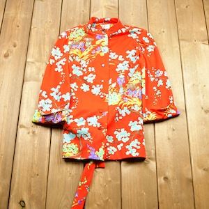 Camisa japonesa vintage de los años 70 con botones / Floral / Ropa informal / Auténtico estilo vintage / Estampado floral dorado / Moda urbana / Formal / BS7