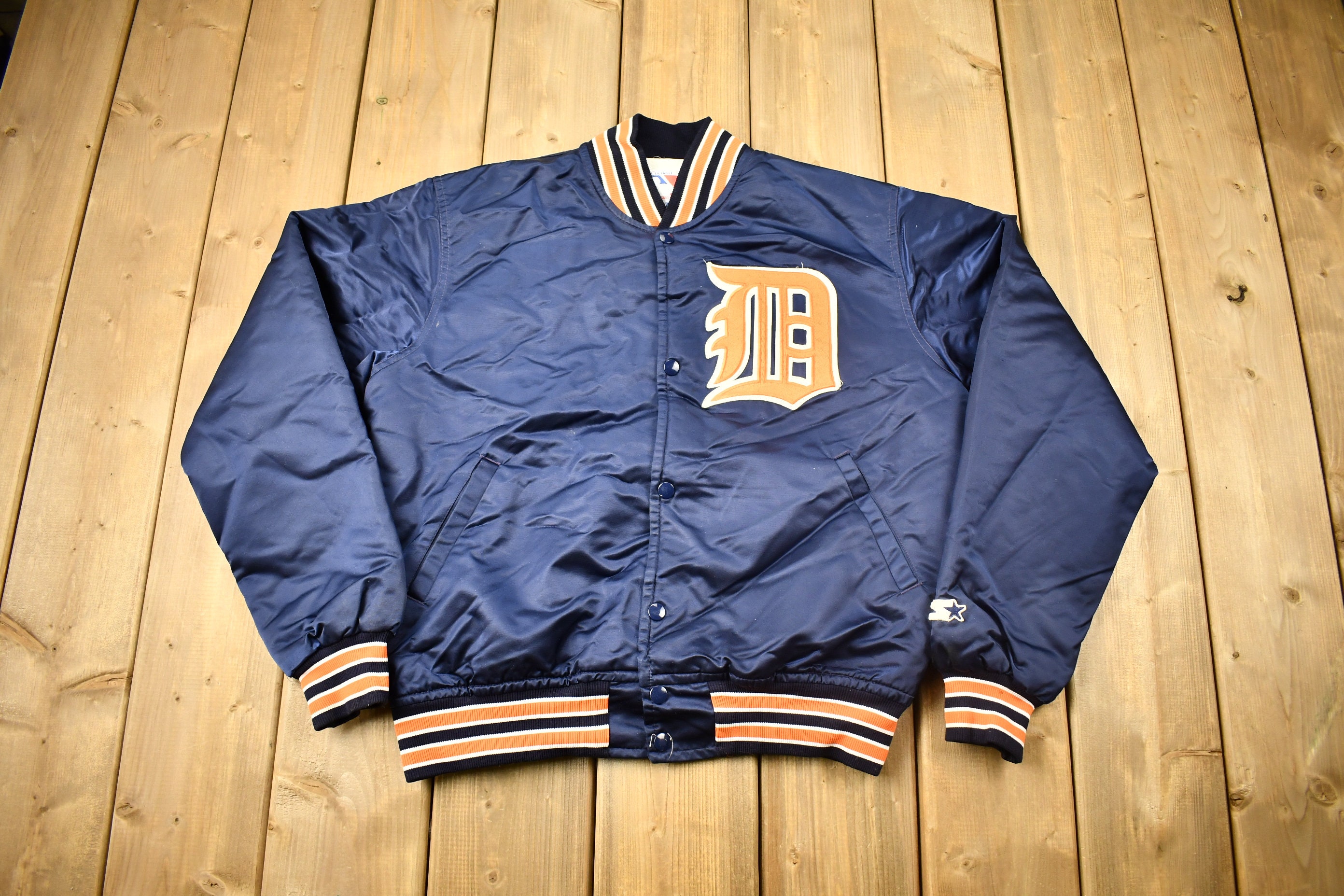 Vintage 1980s Detroit Tigers MLB Satin Bomber Jacket / Snap 
