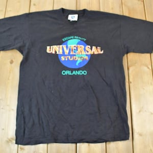 Camiseta promocional vintage da Universal Studios Orlando Disney dos anos 90 / Camiseta gráfica dos anos 90 / Mickey Mouse vintage / Fabricado nos EUA / Camiseta Disney dos anos 90