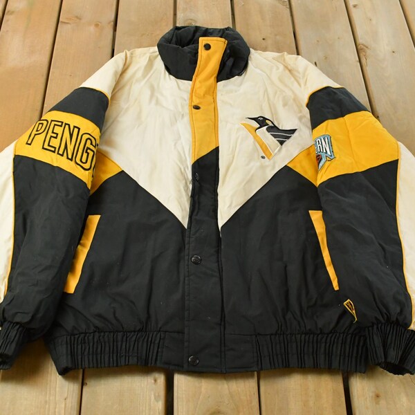 Vintage 1990s Pittsburgh Penguins NHL Pro Player Jacket Men's XL / Team Logo / 90s Sportswear / Streetwear / Athleisure