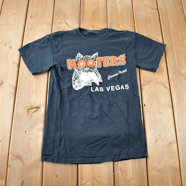 Vintage 1990s Hooters Las Vegas Travel T Shirt Made In USA
