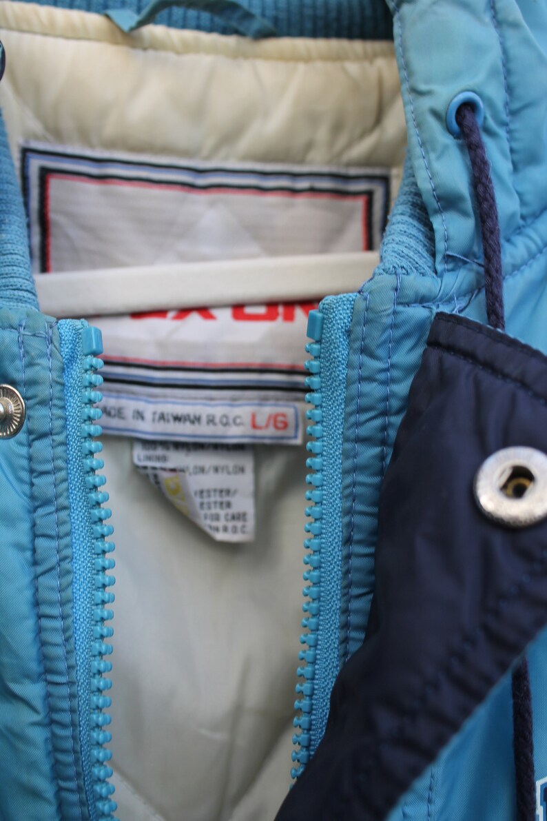 Vintage 1990s University Of North Carolina Tar Heels Puffer Jacket / Sportswear / Streetwear / Collegiate Jacket / Color Block / UNC image 6