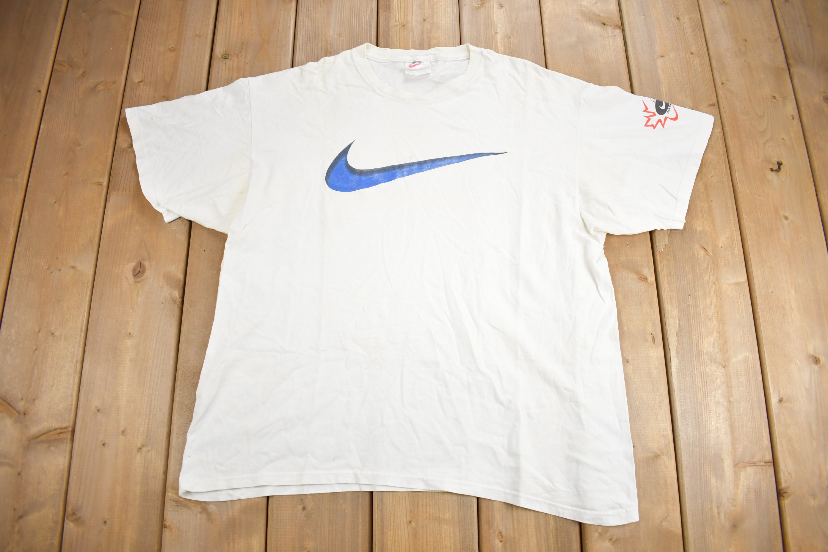 Vintage 1998 Nike Big Swoosh Graphic T-shirt / 90s Nike
