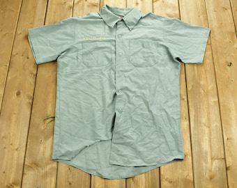 Vintage 1970s Ketten Genäht Button Up Uniform T-Shirt Männer XL / Bestickt / Union Made / Woodbrird School / Distressed / Pocket Tee