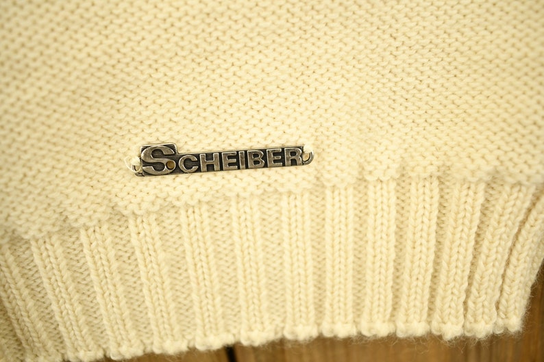 Vintage 1980s 100% Wool Sigi Schieber Knit Cardigan Sweater / Vintage Cable Knit / Button Up / Vintage Knit / Winter Sweatshirt image 4