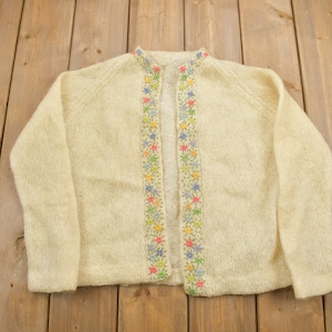 Vintage 1960s Hand Knit Floral Sweater / Hippy Sweater / True Vintage / Colourful / Vintage Knit