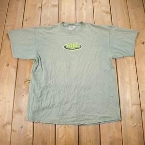 Vintage 1990s Nike Graphic T-Shirt / 90s Nike  / Vintage Streetwear / Graphic T Shirt / Single Stitch / Athletic Wear