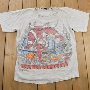 Vintage 1996 Chicago Bulls NBA Champions  T-Shirt / Made In USA / 90s Streetwear / Vintage Bulls Tee / Sportswear / Jordan