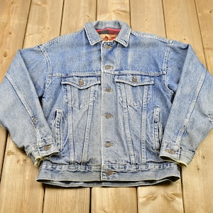 Vintage 1990s Marlboro Country Store Jean Jacket / Fall Outerwear / Streetwear Fashion / Denim Workwear / Vintage Marlboro / Cigarette Promo