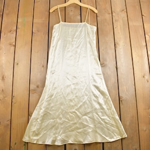 Vintage 1970s Silk Slip Dress / True Vintage Slip / Retro Womenswear / Mod Fashion / Nightie / Night Gown / Midi / Spaghetti