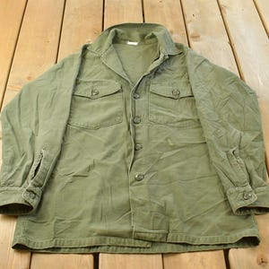 Vintage 1972 OG-107 Military Sateen Shirt Men's M / Marine Corps Army / 1970s Combat Shirt / 70s Militaria / True Vintage / Button Up