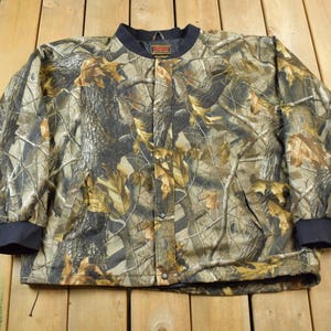 Vintage 1990s Stearns Real Tree Camo Bomber Jacket / Camo Jacket / Outdoorsman / Hunting Jacket / Snap Button