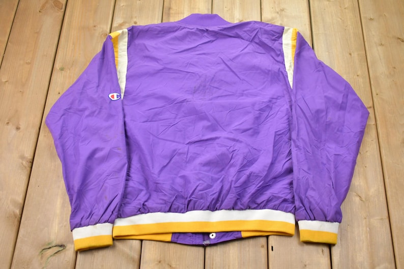 Vintage 1990s Champion Los Angeles Lakers NBA Bomber Jacket / Athleisure Sportswear / Streetwear Fashion / Vintage Champion / 90s NBA imagen 2