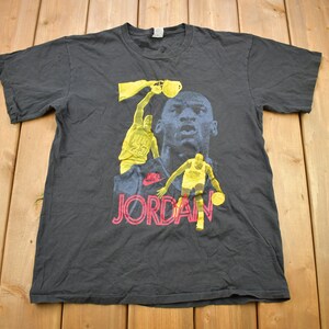 Vintage 1990s Nike Air Jordan Grey Tag Graphic T-Shirt / 90s / Streetwear / Made In USA / Single Stitch / 90s Nike / Vintage Michael Jordan